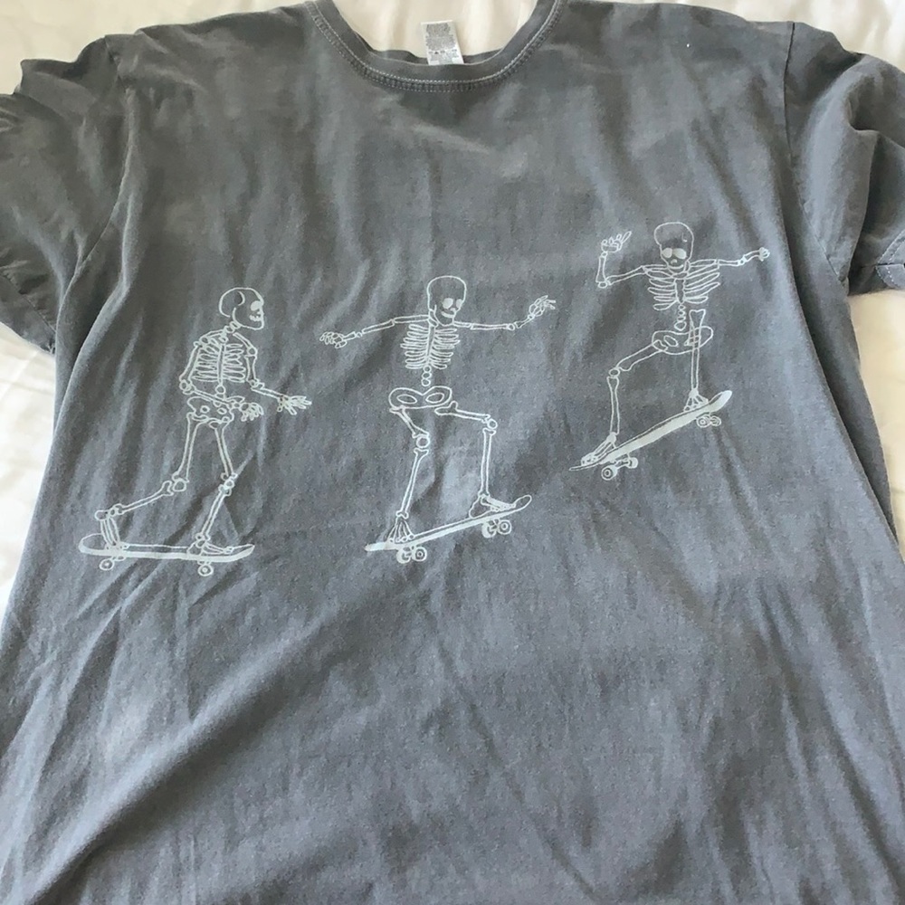 urban outfitters skeleton tshirt